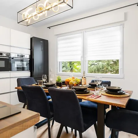 Апартаменты Svyvo - Parking Kitchen Balcony *