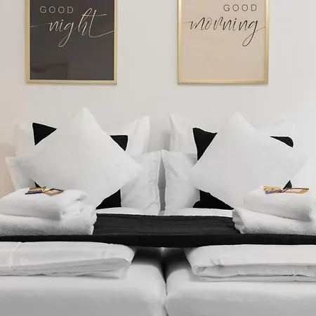 Апартаменты Svyvo - Parking Kitchen Balcony Брюль