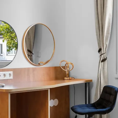 Svyvo - Parking Kitchen Balcony Брюль