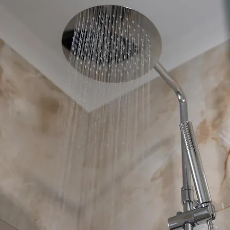 Svyvo - Parking Kitchen Balcony Брюль