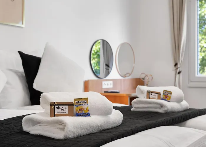 Svyvo - Parking Kitchen Balcony Daire Brühl