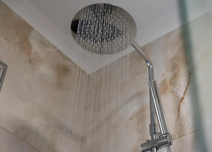 Svyvo - Parking Kitchen Balcony Brühl